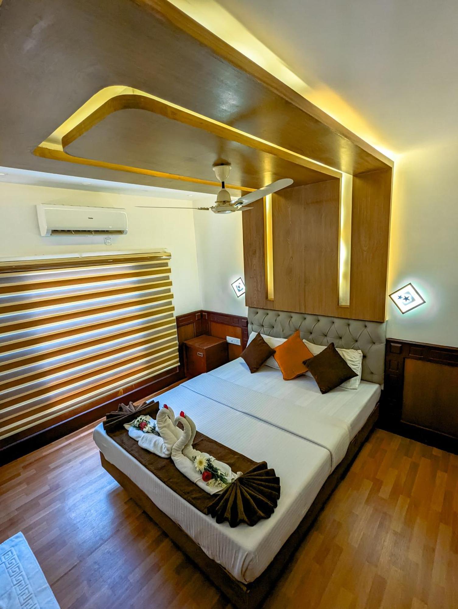 Grand Villa Houseboat Kumarakom Kültér fotó